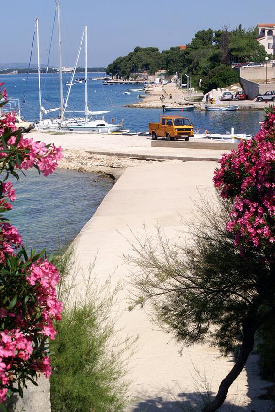 La spiaggia più vicina - Appartamenti accanto al mare Brodarica, Sebenico - Šibenik