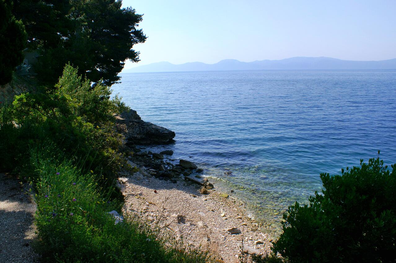 Nearest beach - Apartments with parking spaces Drvenik Gornja vala, Makarska