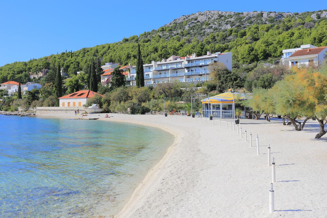 Nærmeste strand - Leiligheter med parkering Seget Vranjica, Trogir