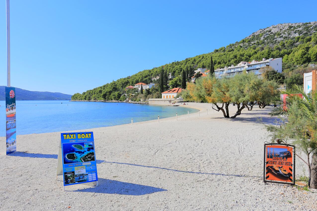 Nærmeste strand - Leiligheter med parkering Seget Vranjica, Trogir