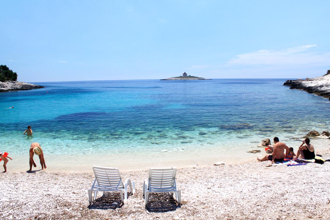 La spiaggia più vicina - Appartamenti accanto al mare Lesina - Hvar