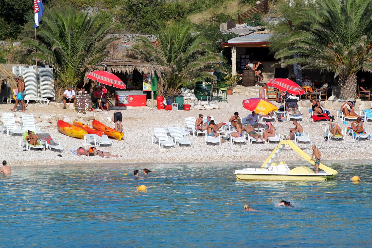 La spiaggia più vicina - Appartamenti accanto al mare Lesina - Hvar