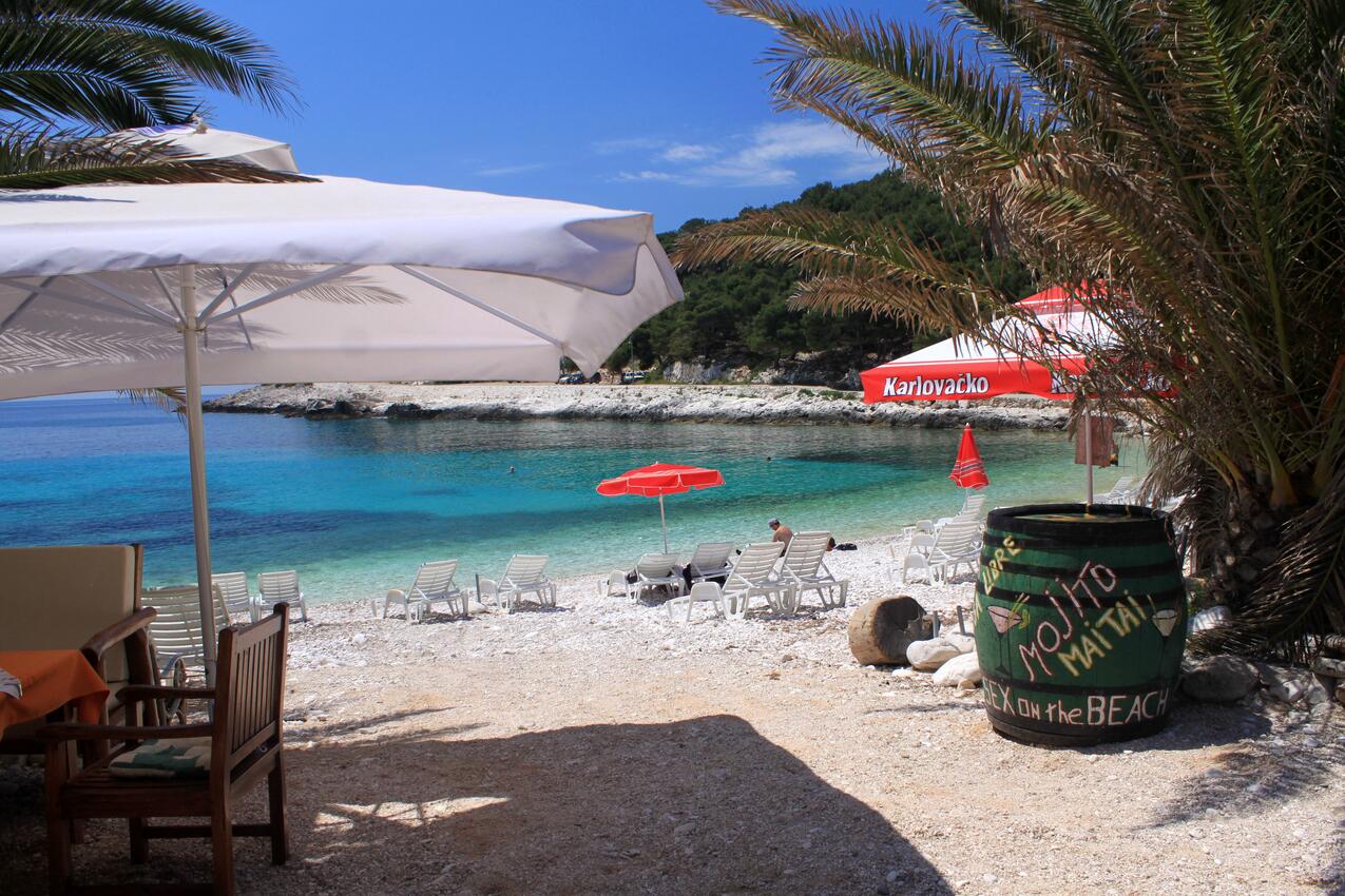 La spiaggia più vicina - Appartamenti accanto al mare Lesina - Hvar