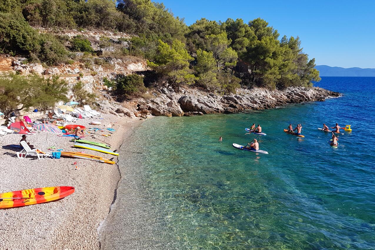 Najbliža plaža - Robinzonski apartmani uz more Uvala Jedra, Hvar
