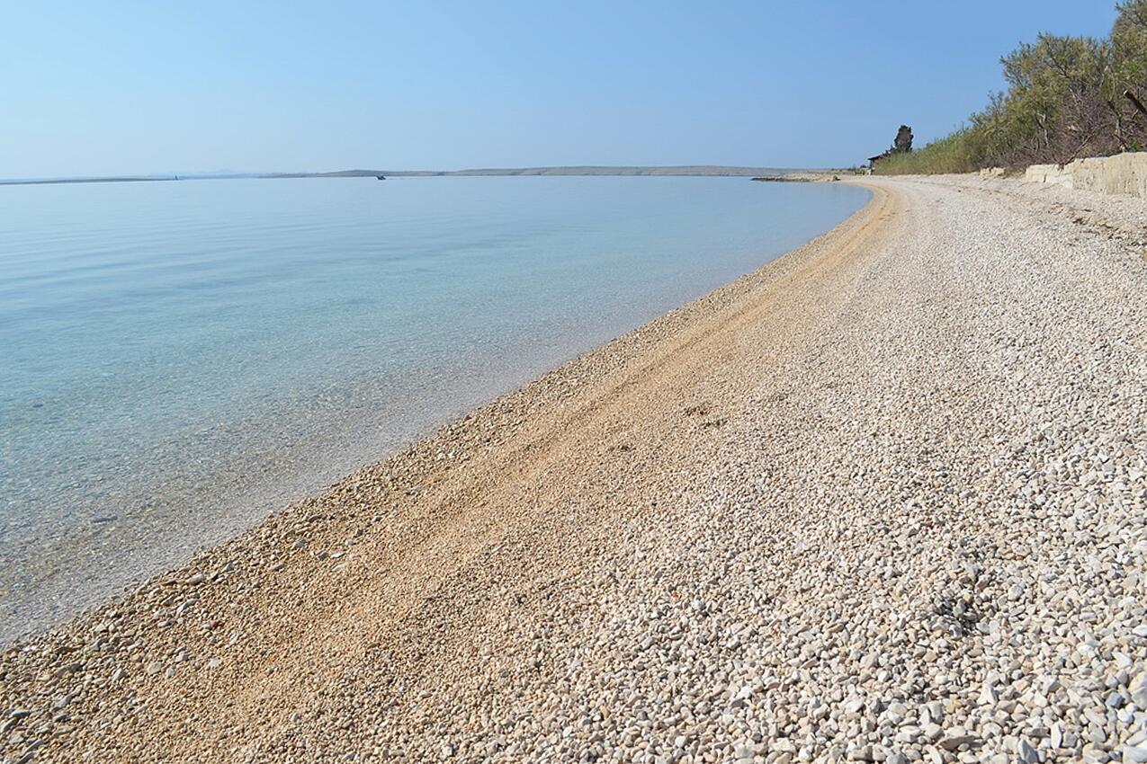 Najbliža plaža - Apartmani s parkingom Uvala Smokvica, Pag