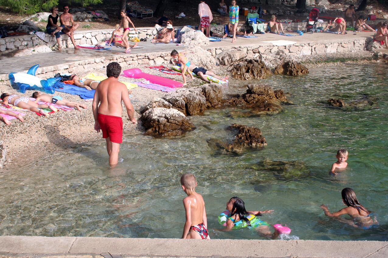 Nearest beach - Apartments with parking spaces Tribunj, Vodice