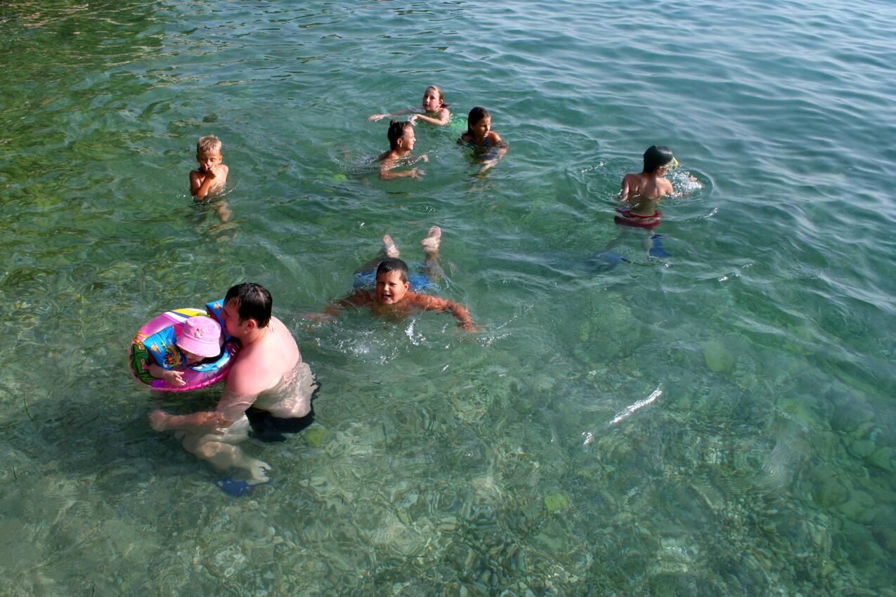 Nearest beach - Apartments with parking spaces Tribunj, Vodice