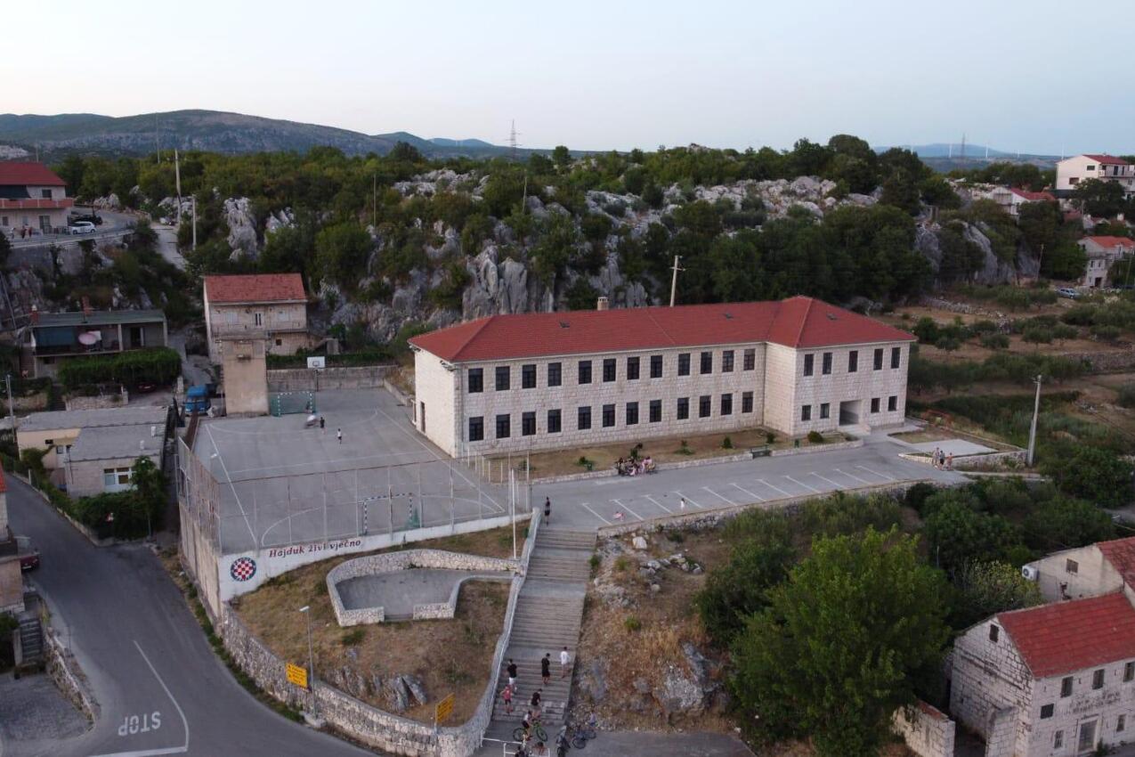 Kostanje u rivijeri Omiš (Srednja Dalmacija)