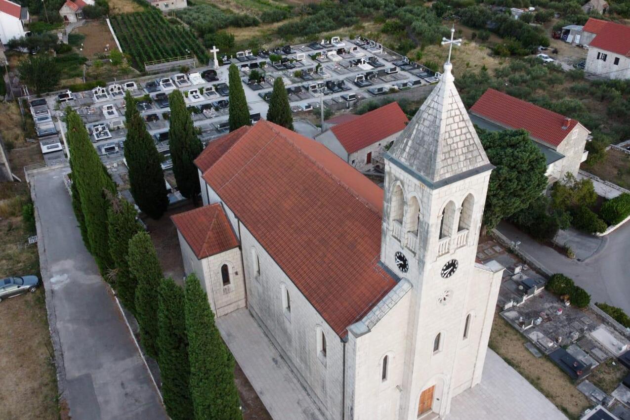 Kostanje u rivijeri Omiš (Srednja Dalmacija)