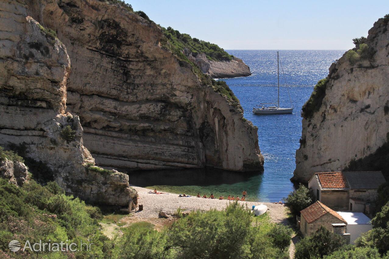 Stiniva auf der Insel  Vis (Srednja Dalmacija)