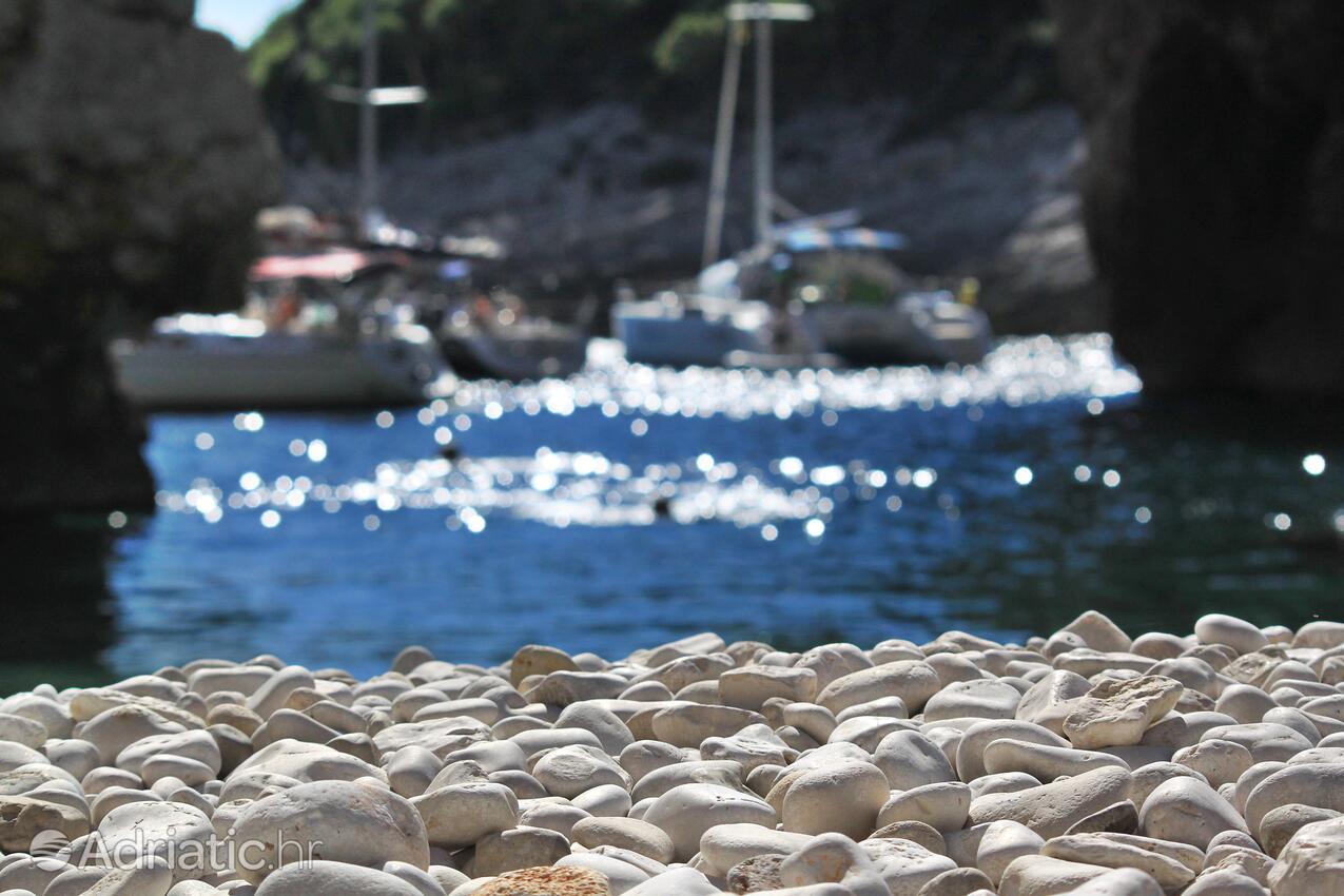 Stiniva sur l’île Vis (Srednja Dalmacija)