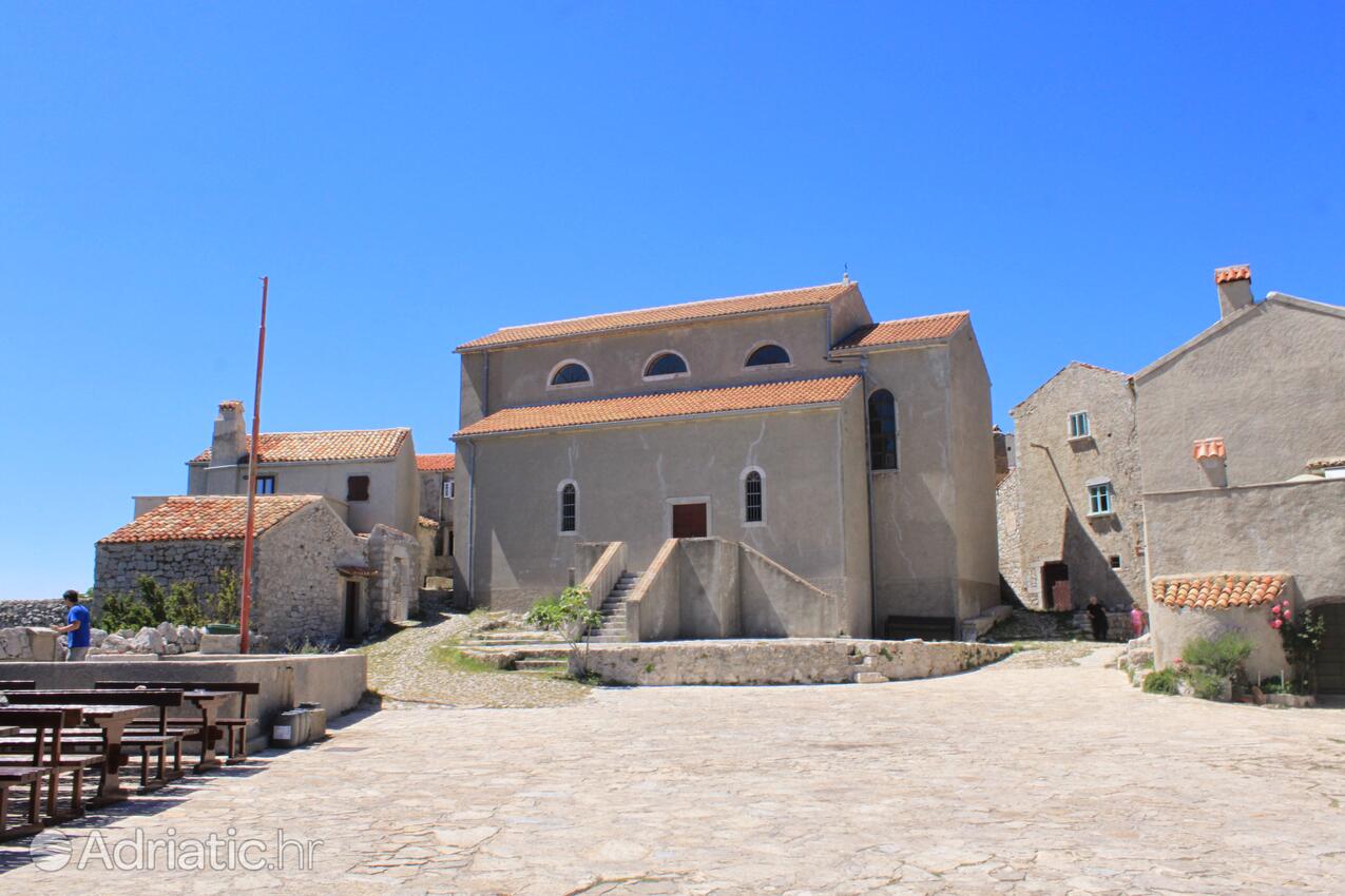 Lubenice op de route Cres (Kvarner)