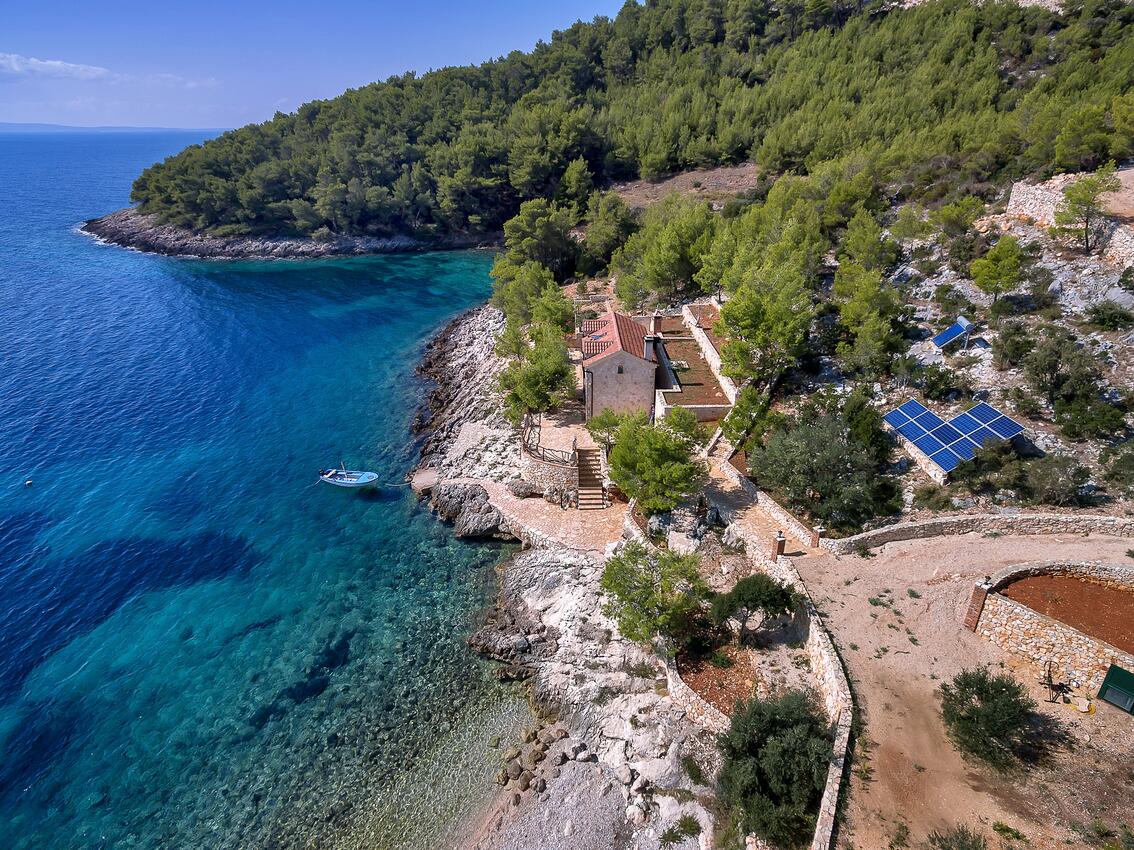 Golubinka sur l’île Hvar (Srednja Dalmacija)