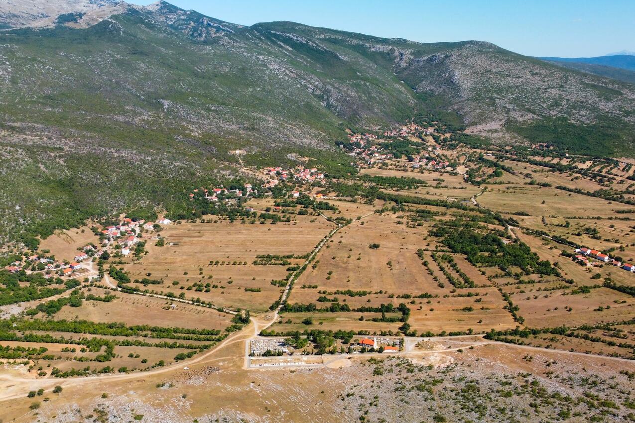 Sinj на Ривьере Zagora (Srednja Dalmacija)