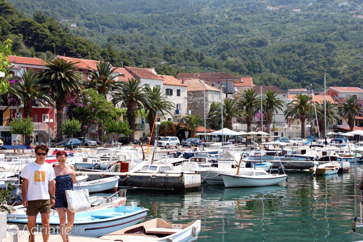 Podgora dans la côte Makarska (Srednja Dalmacija)