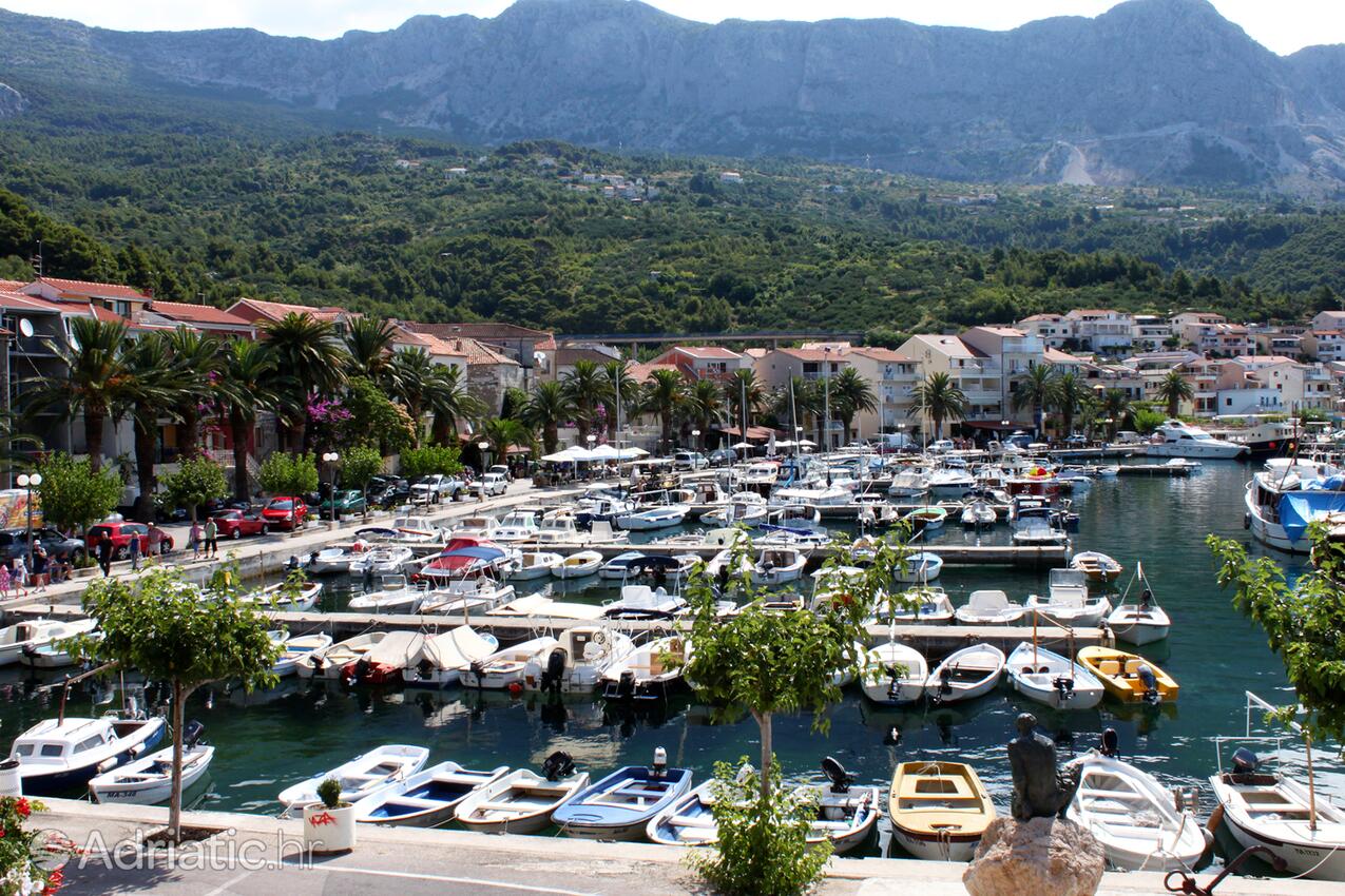 Podgora dans la côte Makarska (Srednja Dalmacija)