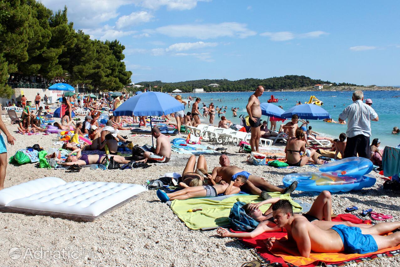Nearby beaches - Apartments with a parking space Makarska