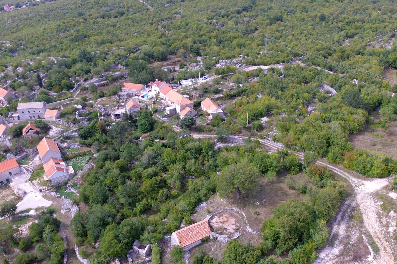 Župa Srednja na rivieri Zagora (Srednja Dalmacija)