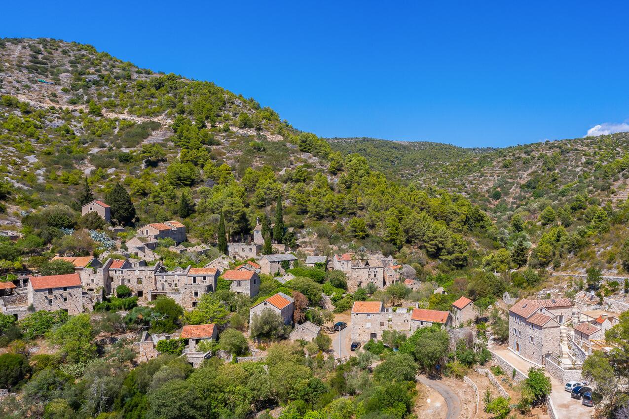 Malo Grablje sur l’île Hvar (Srednja Dalmacija)