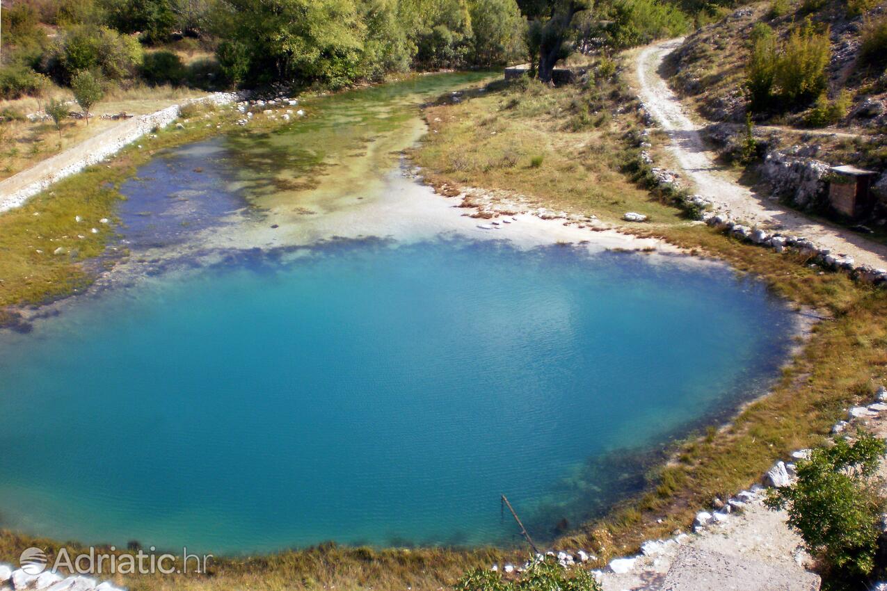 Civljane na rivieri Zagora (Sjeverna Dalmacija)