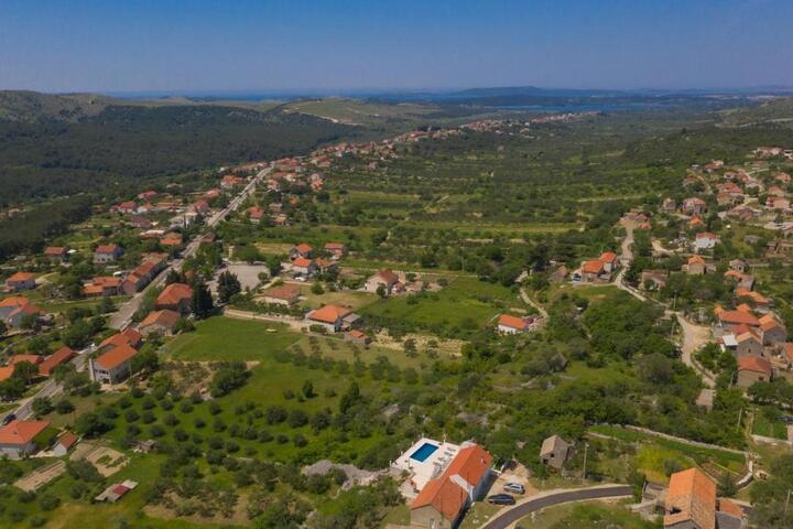 Vrpolje in Šibenik Riviera (Sjeverna Dalmacija)