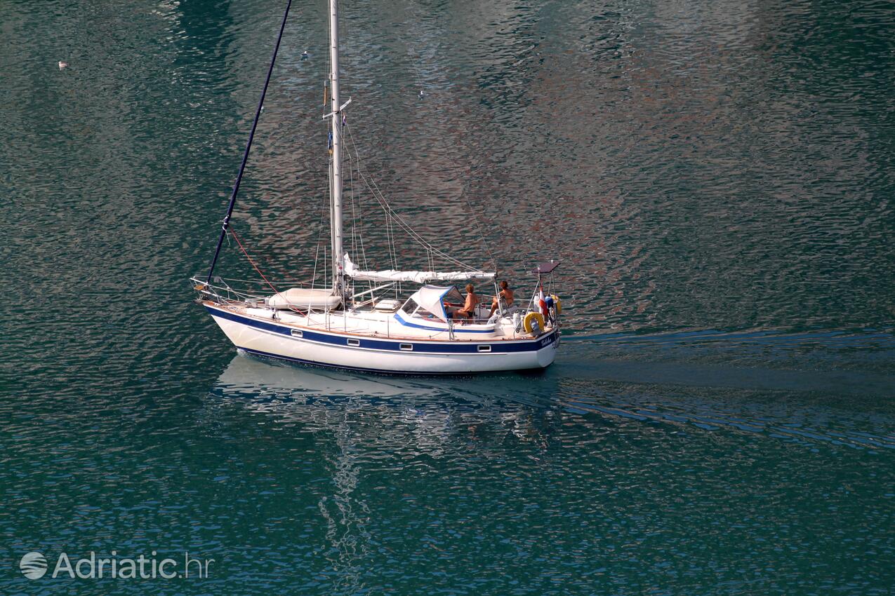 Pučišća na ostrově Brač (Srednja Dalmacija)