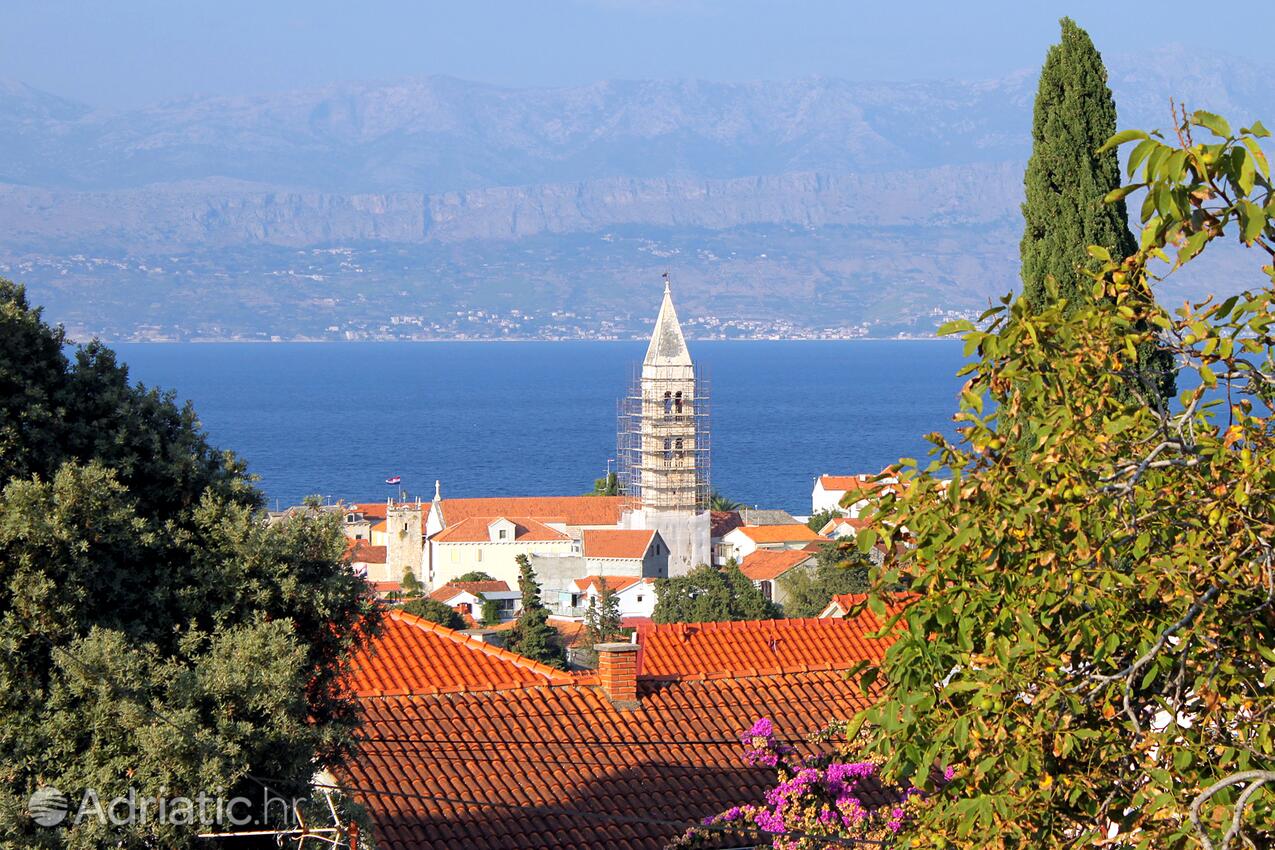 Supetar na ostrově Brač (Srednja Dalmacija)