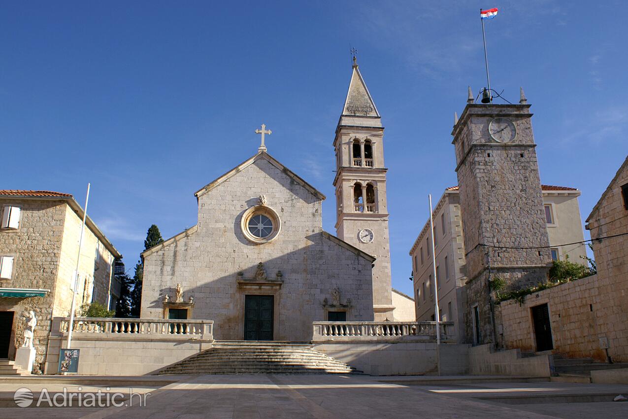 Supetar na ostrově Brač (Srednja Dalmacija)