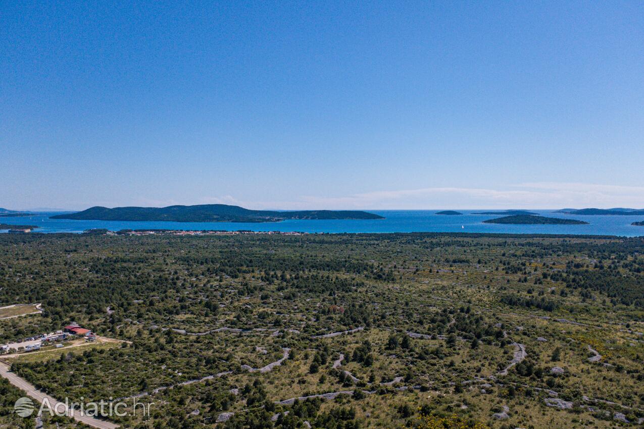 Bogdanovići in Šibenik Riviera (Sjeverna Dalmacija)