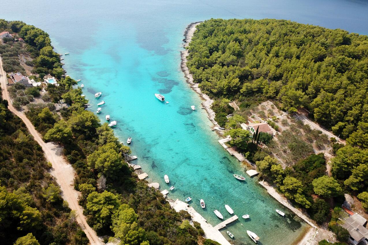 Slatina en la isla Korčula (Južna Dalmacija)