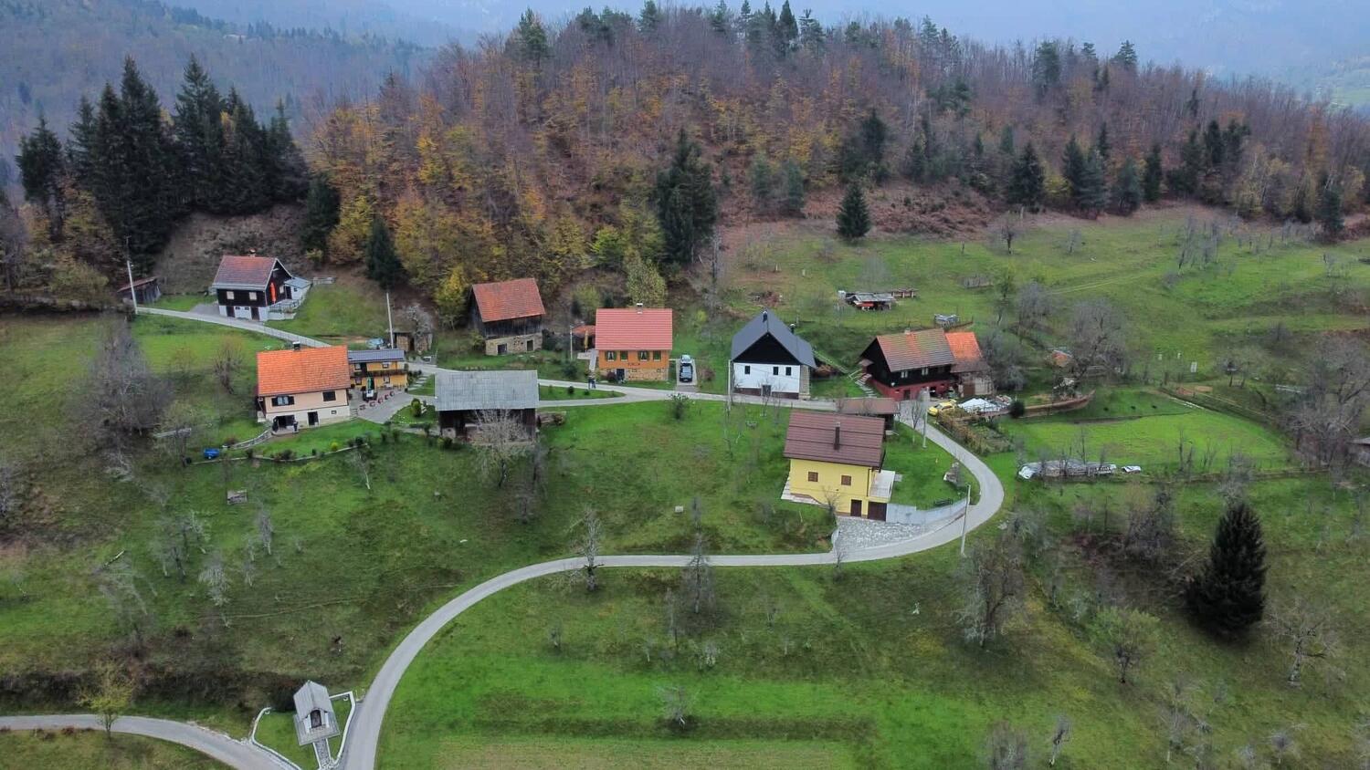 Kamenski Hrib na riwierze Gorski kotar (Lika i Gorski kotar)