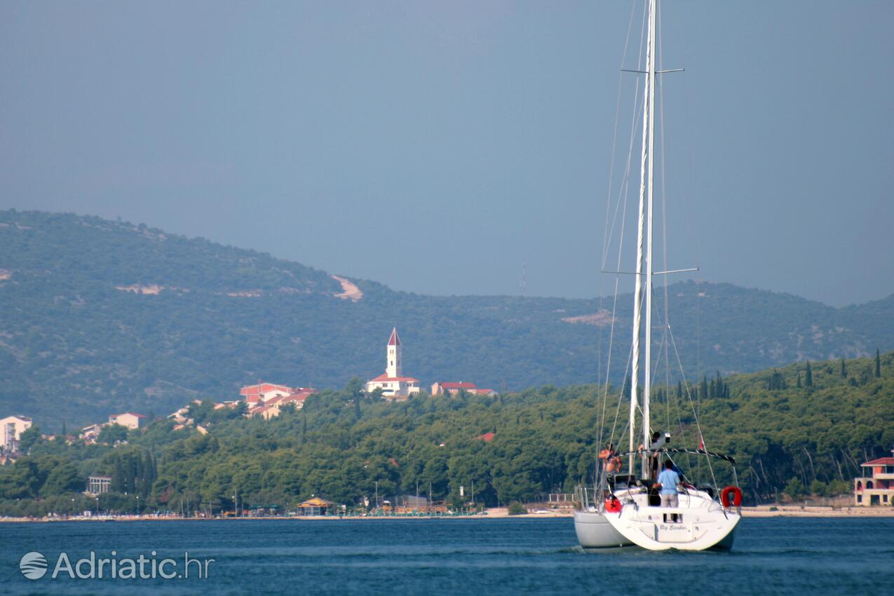 Seget Vranjica - Appartamenti accanto al mare Seget Vranjica, Traù - Trogir