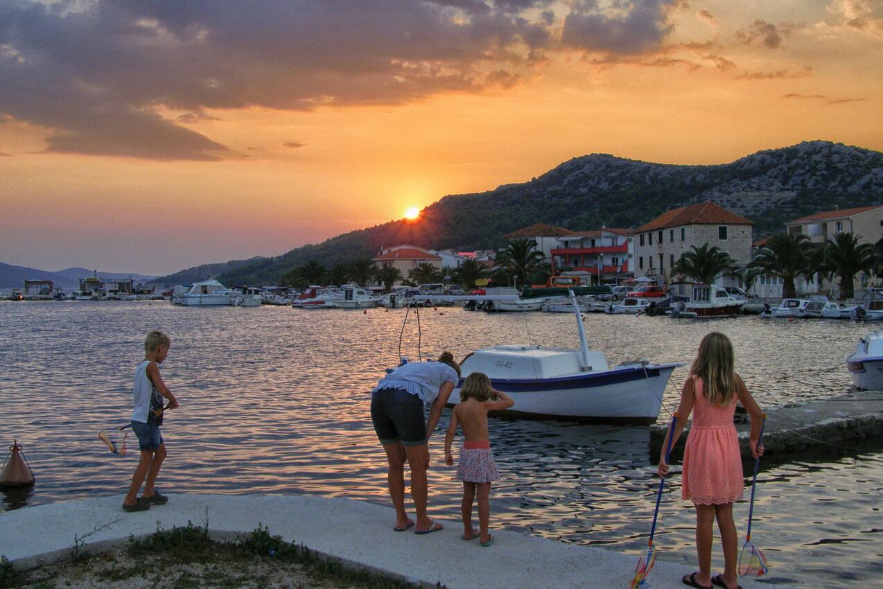 Seget Vranjica - Appartamenti accanto al mare Seget Vranjica, Traù - Trogir