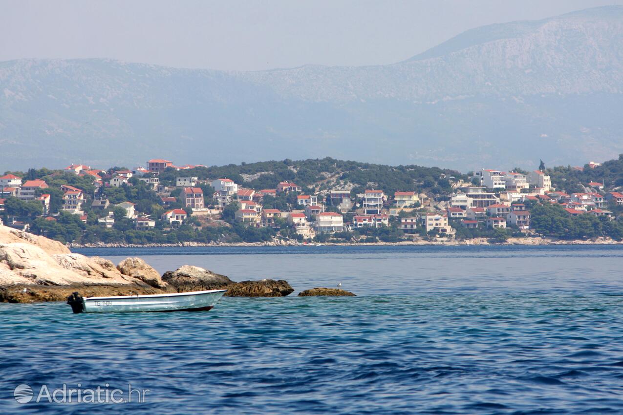 Okrug Donji op de route Čiovo (Srednja Dalmacija)