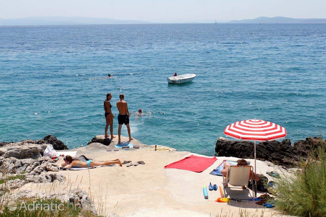 Nearby beaches - Family friendly apartments with a swimming pool Bušinci, Čiovo