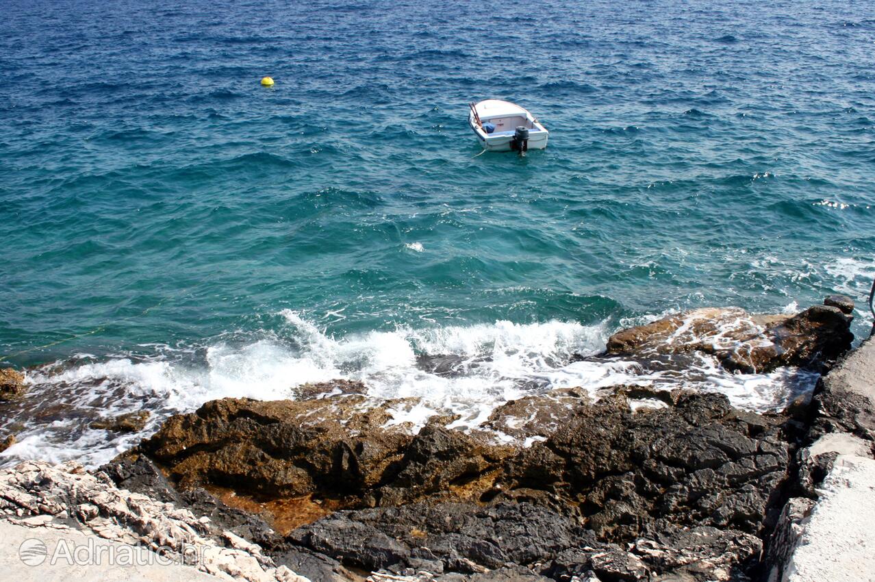 Nearby beaches - Family friendly apartments with a swimming pool Bušinci, Čiovo