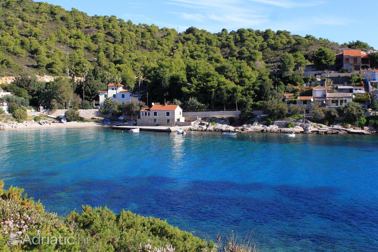 Milna sur l’île Vis (Srednja Dalmacija)