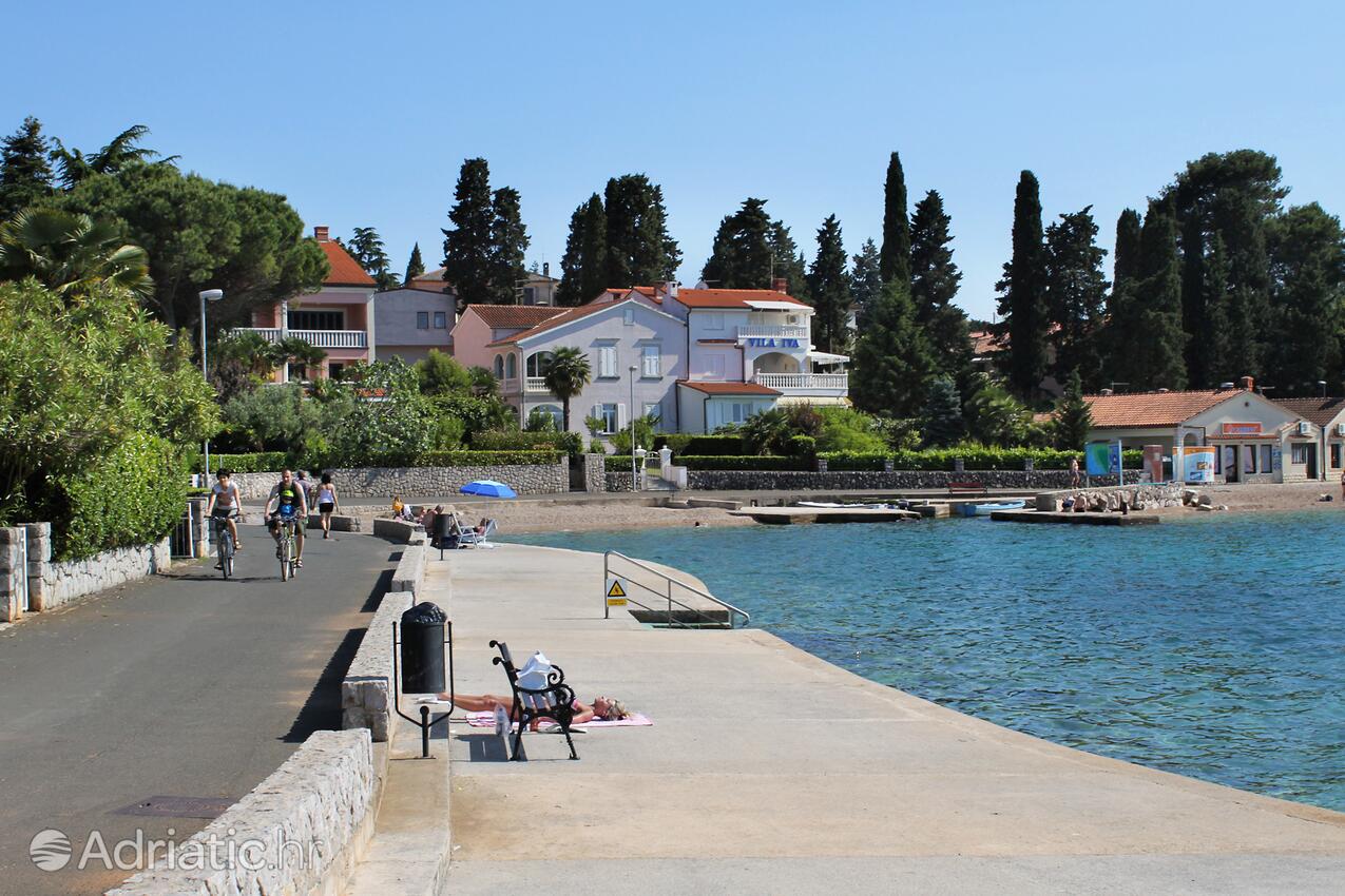 Nearby beaches - Apartments with a parking space Malinska, Krk
