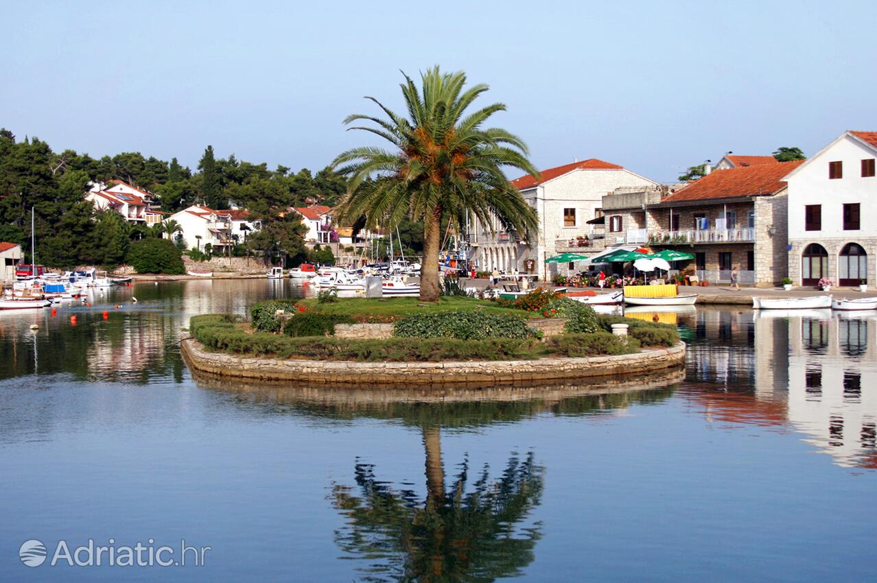 Vrboska na wyspie Hvar (Srednja Dalmacija)