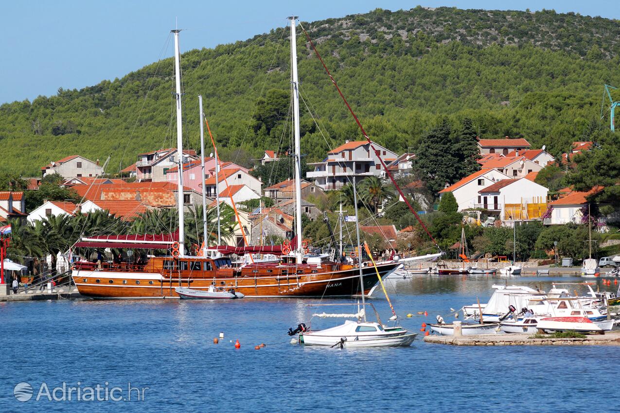 Vrboska na wyspie Hvar (Srednja Dalmacija)