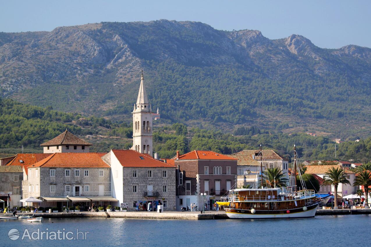 Jelsa Hvar szigeten (Srednja Dalmacija)