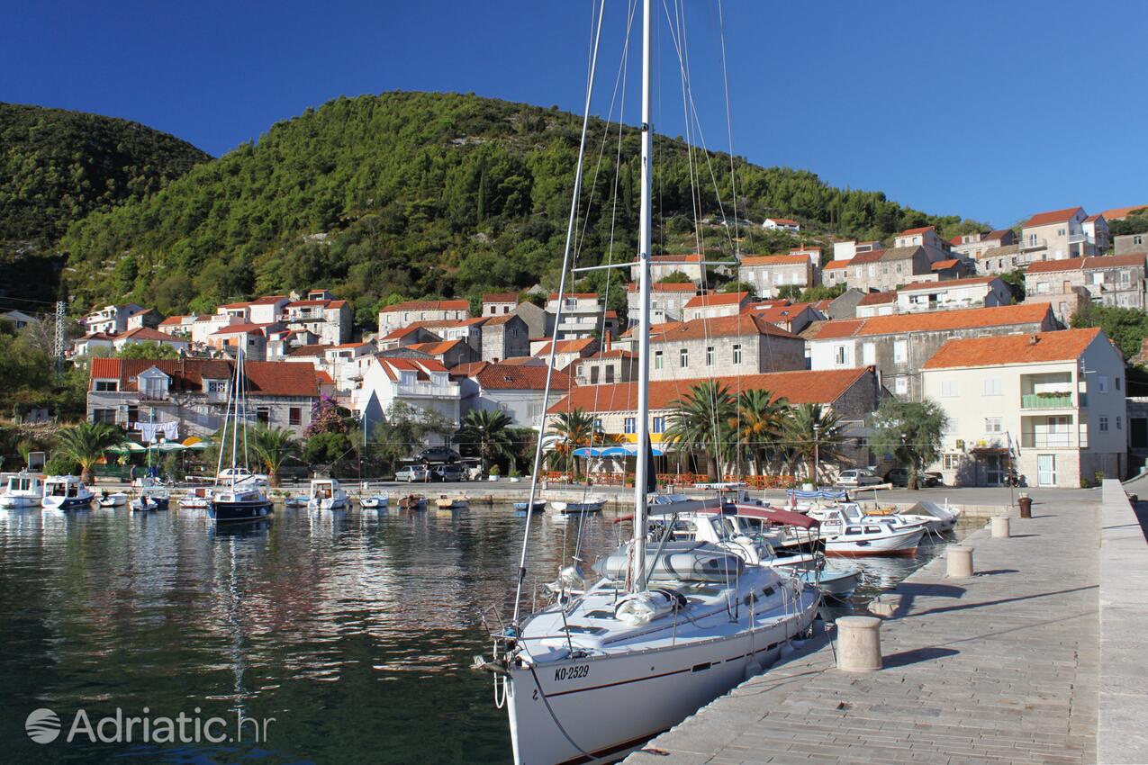 Račišće pe insula Korčula (Južna Dalmacija)