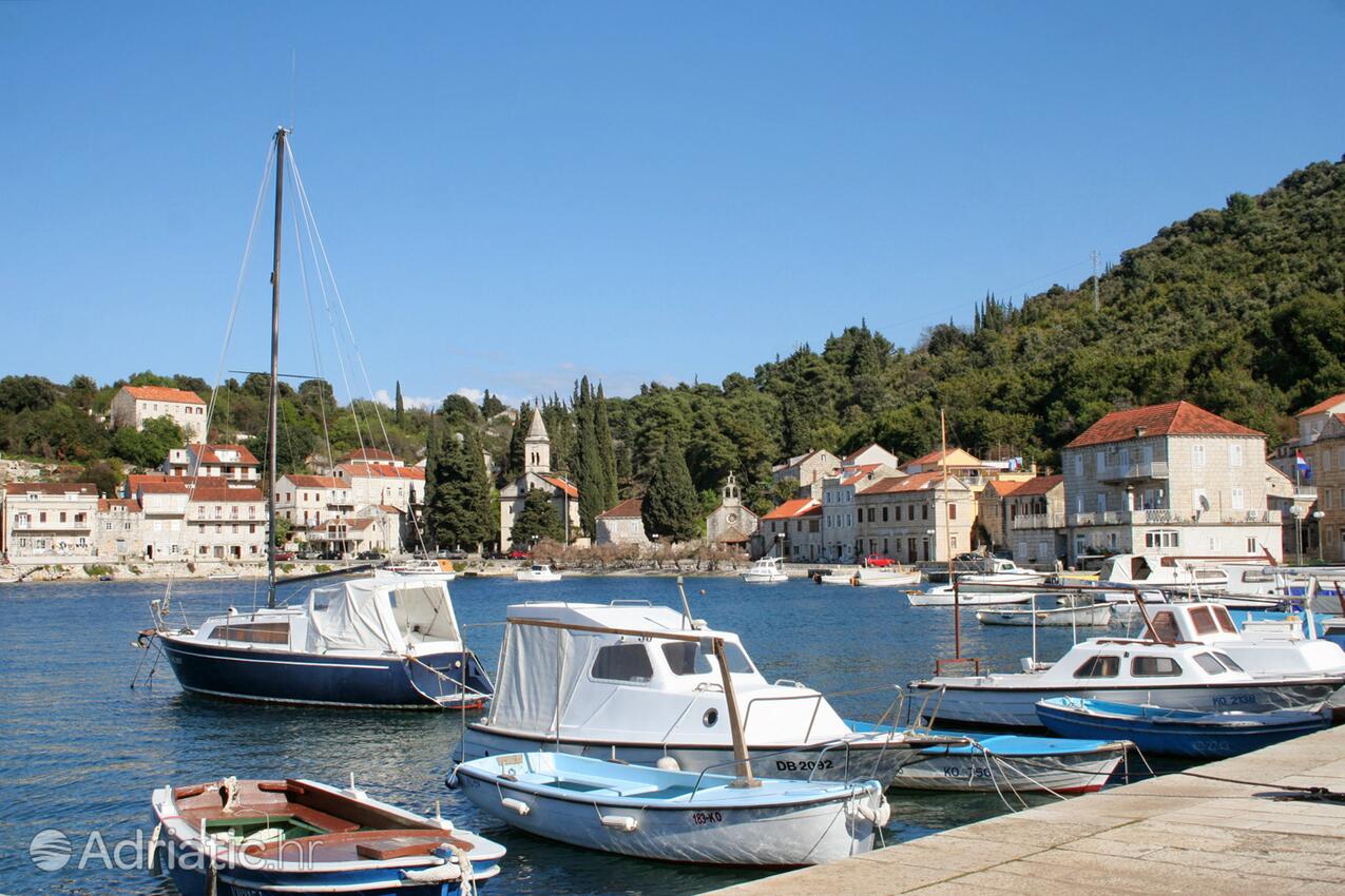 Račišće pe insula Korčula (Južna Dalmacija)