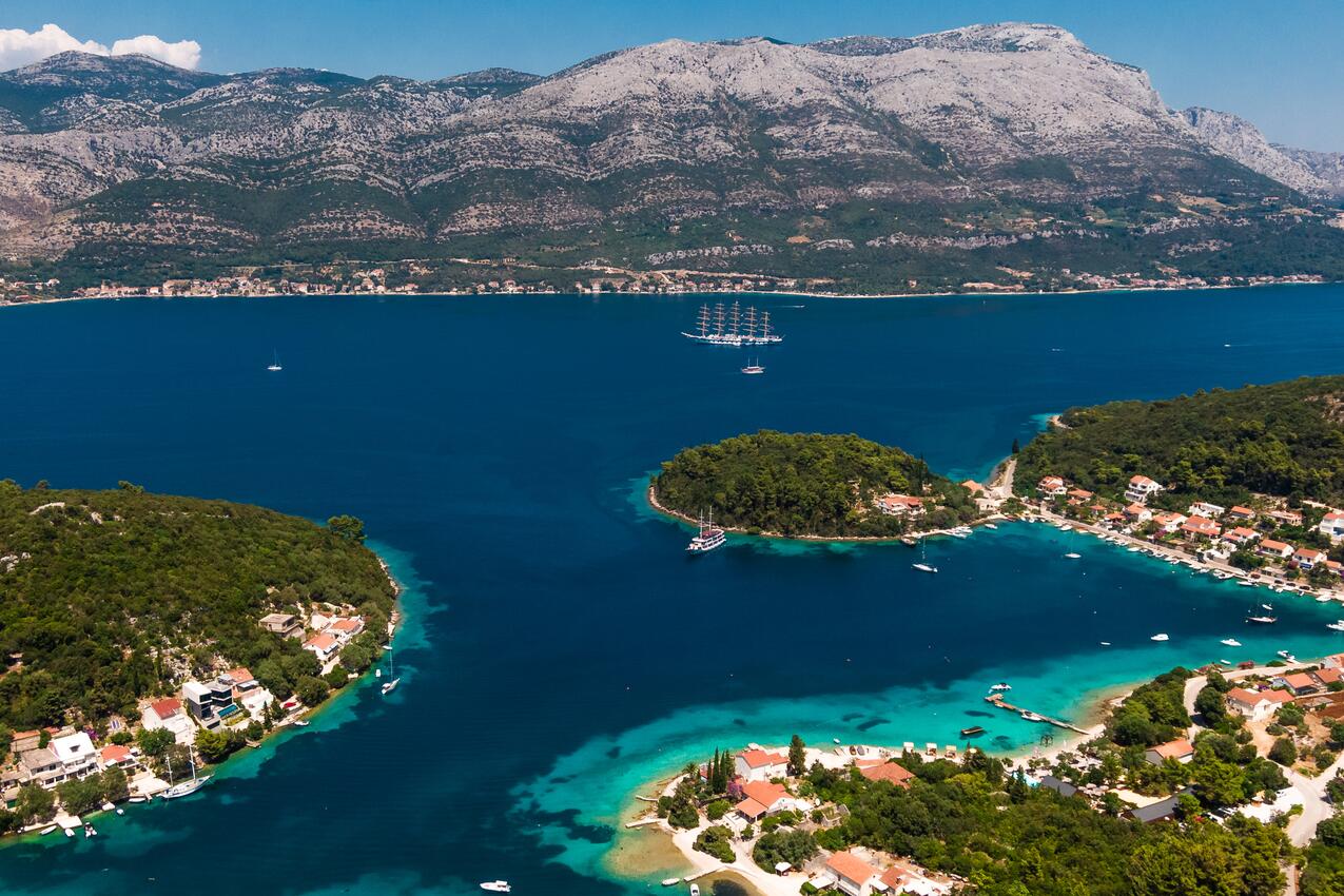 Žrnovska Banja op de route Korčula (Južna Dalmacija)