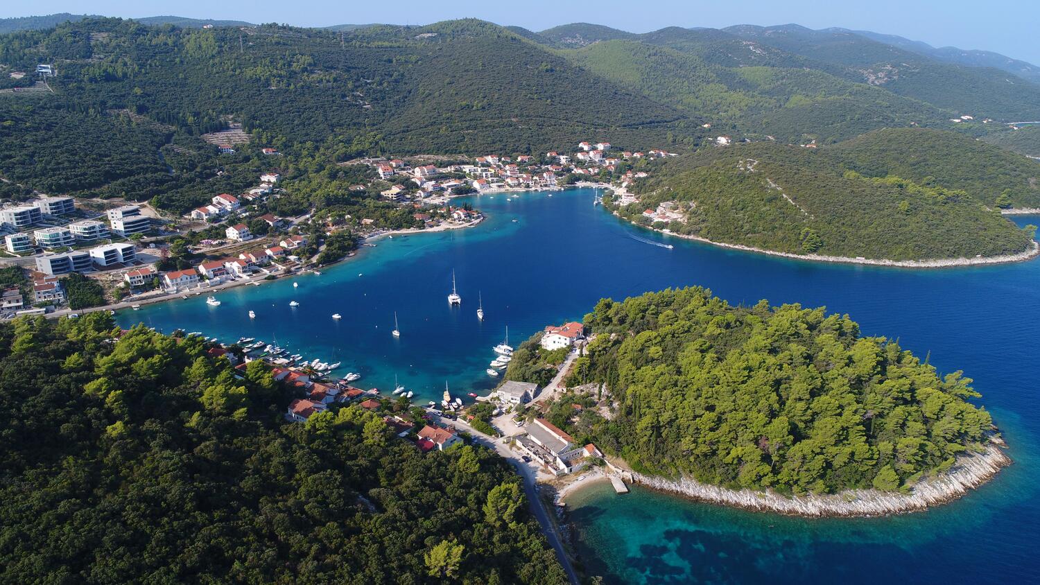 Žrnovska Banja op de route Korčula (Južna Dalmacija)