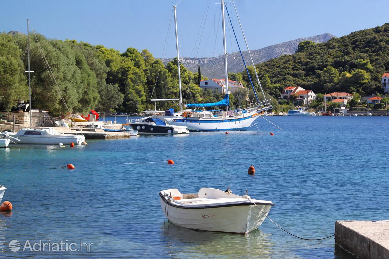 Žrnovska Banja op de route Korčula (Južna Dalmacija)