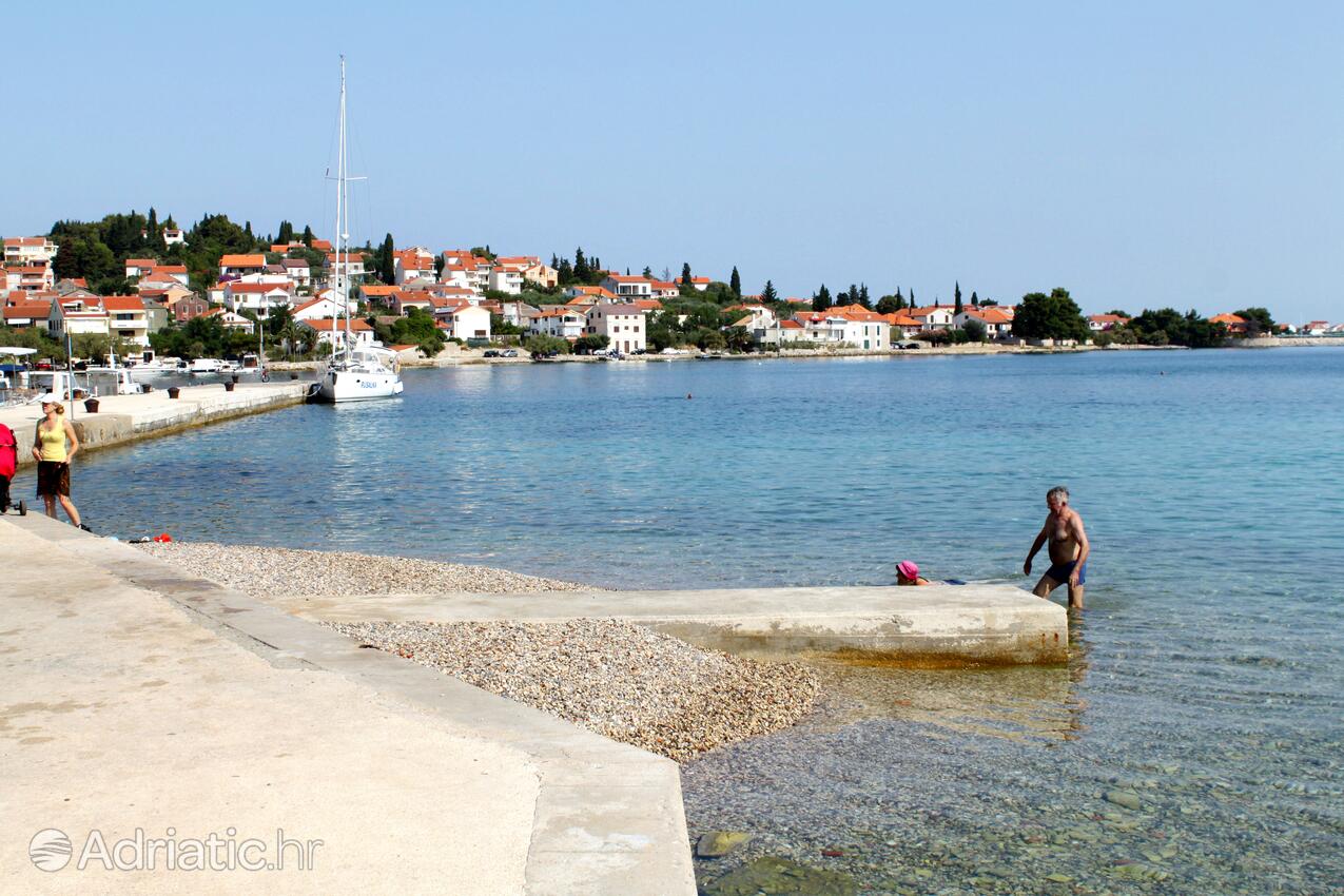Nearby beaches - Apartments with a parking space Kali, Ugljan