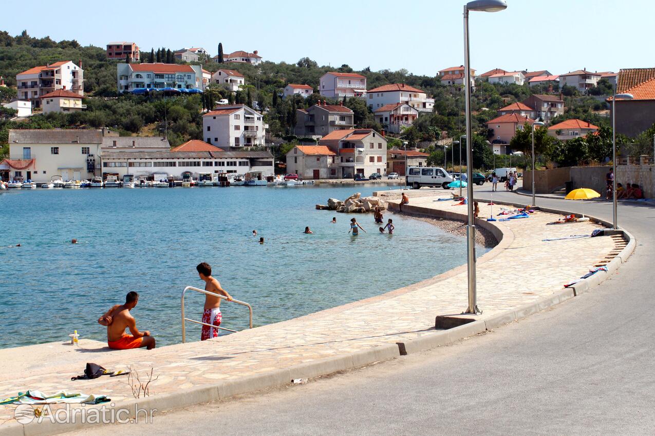 Nearby beaches - Apartments with a parking space Kali, Ugljan