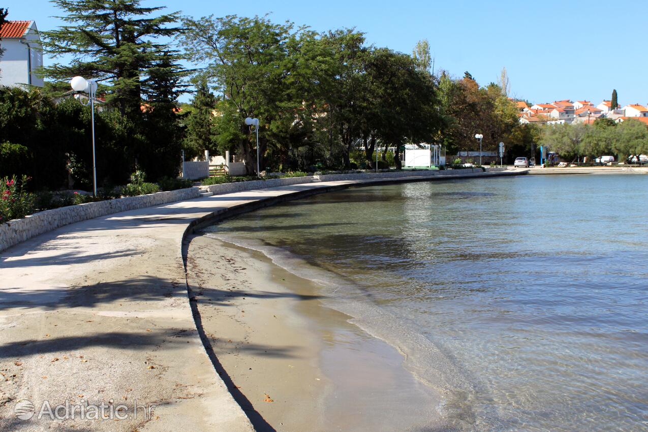Nearby beaches - Apartments with a parking space Kali, Ugljan