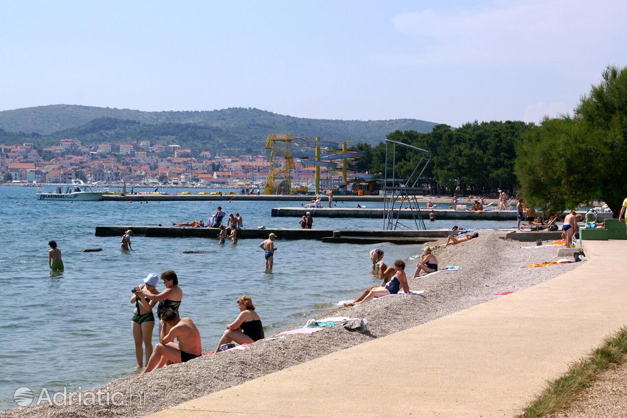 Nearby beaches - Apartments and rooms with parking space Vodice